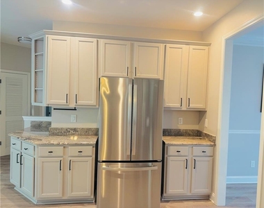 2887 Montview Drive - Photo Thumbnail 9