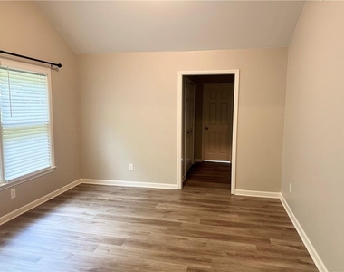 2887 Montview Drive - Photo Thumbnail 14
