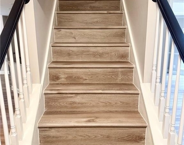 2887 Montview Drive - Photo Thumbnail 10
