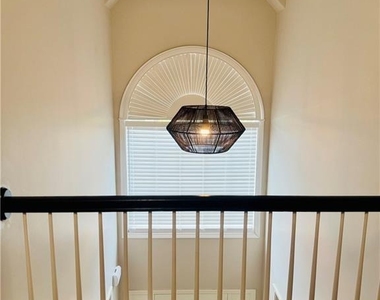 2887 Montview Drive - Photo Thumbnail 11