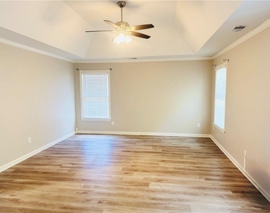 2887 Montview Drive - Photo Thumbnail 13