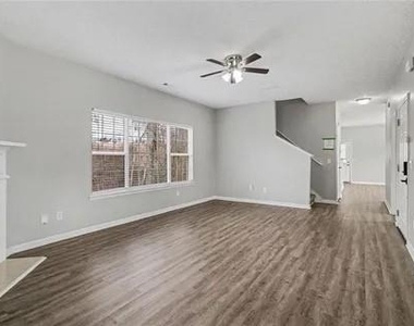 4108 Robin Circle - Photo Thumbnail 3