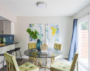 6463 Klinect Court - Photo Thumbnail 12