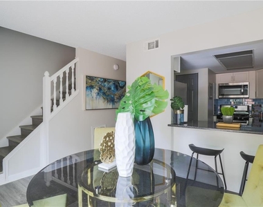 6463 Klinect Court - Photo Thumbnail 17