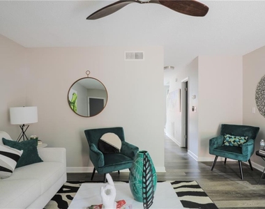 6463 Klinect Court - Photo Thumbnail 24