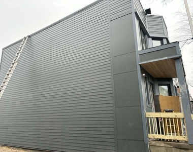 6321 S Eberhart Avenue - Photo Thumbnail 2