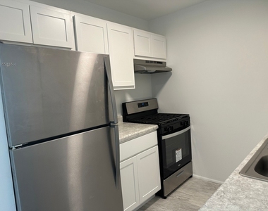 15b E Dundee Quarter Drive - Photo Thumbnail 3