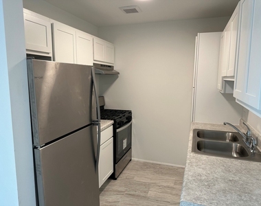 15b E Dundee Quarter Drive - Photo Thumbnail 5