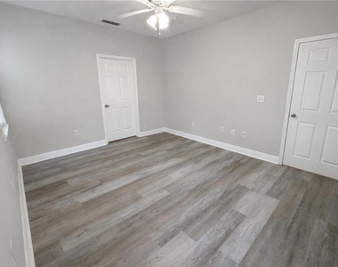 4107 Stratford - Photo Thumbnail 9