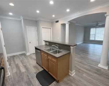 4107 Stratford - Photo Thumbnail 6