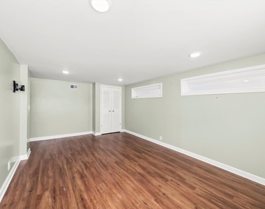 11731 S Bell Avenue - Photo Thumbnail 9