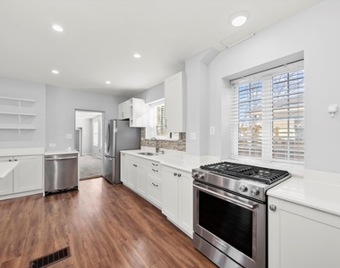 11731 S Bell Avenue - Photo Thumbnail 3