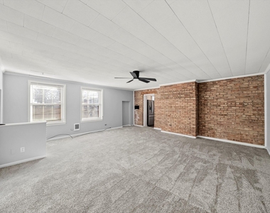 11731 S Bell Avenue - Photo Thumbnail 10