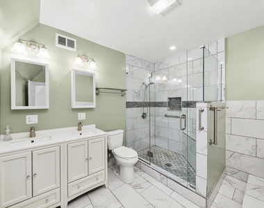 11731 S Bell Avenue - Photo Thumbnail 16