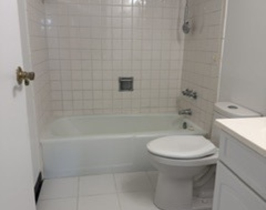 220 S Roselle Road - Photo Thumbnail 8