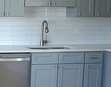 9522 S 53rd Avenue - Photo Thumbnail 10
