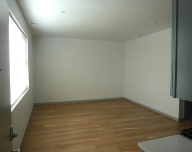 9522 S 53rd Avenue - Photo Thumbnail 3