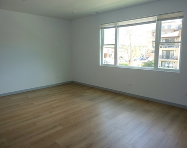 9522 S 53rd Avenue - Photo Thumbnail 4