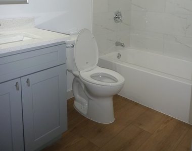 9522 S 53rd Avenue - Photo Thumbnail 13