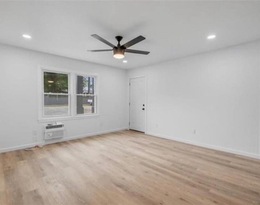 610 N College Drive - Photo Thumbnail 36