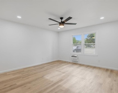 608 N College Drive - Photo Thumbnail 11