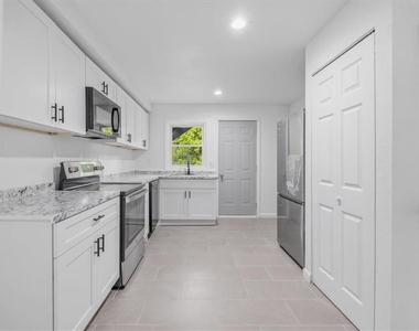 608 N College Drive - Photo Thumbnail 20