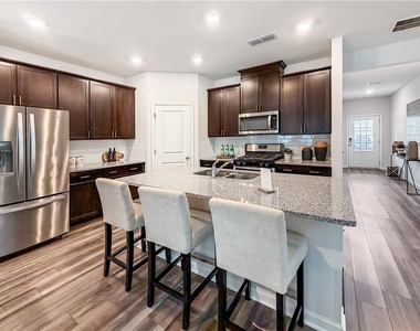 5836 Hackberry Lane - Photo Thumbnail 12