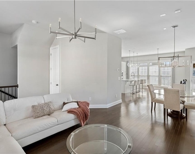 1302 Harris Way - Photo Thumbnail 15