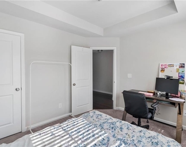1302 Harris Way - Photo Thumbnail 20