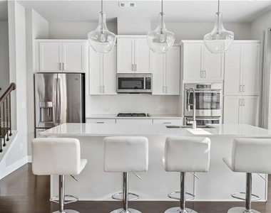 1302 Harris Way - Photo Thumbnail 9