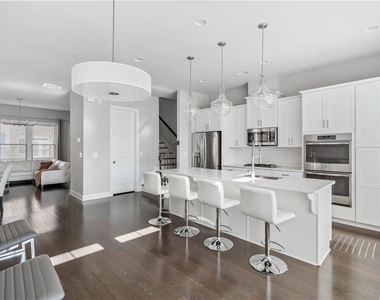 1302 Harris Way - Photo Thumbnail 8