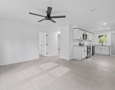 608 N College Drive - Photo Thumbnail 17