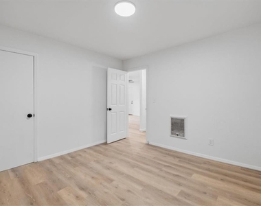 608 N College Drive - Photo Thumbnail 15