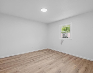 608 N College Drive - Photo Thumbnail 25