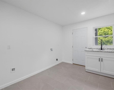 608 N College Drive - Photo Thumbnail 16