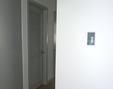 9522 S 53rd Avenue - Photo Thumbnail 12