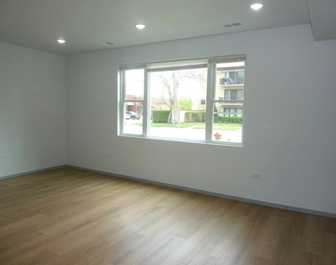 9522 S 53rd Avenue - Photo Thumbnail 3