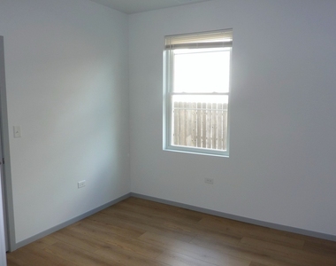 9522 S 53rd Avenue - Photo Thumbnail 17