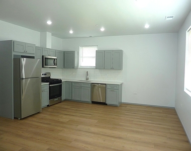 9522 S 53rd Avenue - Photo Thumbnail 4