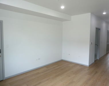 9522 S 53rd Avenue - Photo Thumbnail 10