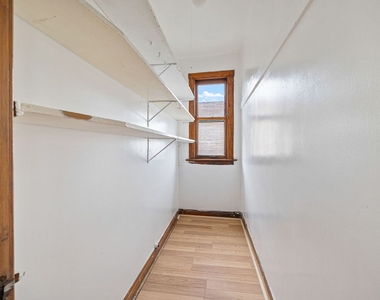 4749 S Keeler Avenue - Photo Thumbnail 9