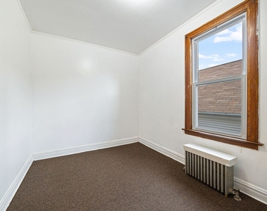 4749 S Keeler Avenue - Photo Thumbnail 5