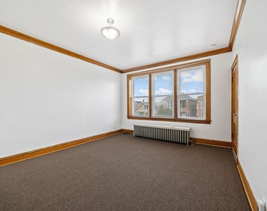 4749 S Keeler Avenue - Photo Thumbnail 2