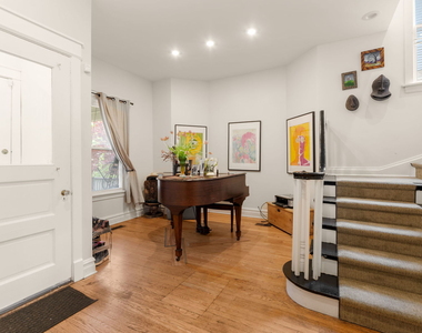 5415 N Wayne Avenue - Photo Thumbnail 1