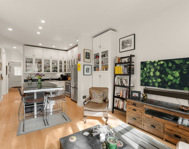 5415 N Wayne Avenue - Photo Thumbnail 7