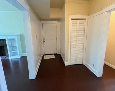 715 W 57th Street - Photo Thumbnail 5