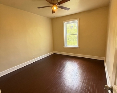 715 W 57th Street - Photo Thumbnail 2