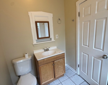 715 W 57th Street - Photo Thumbnail 4