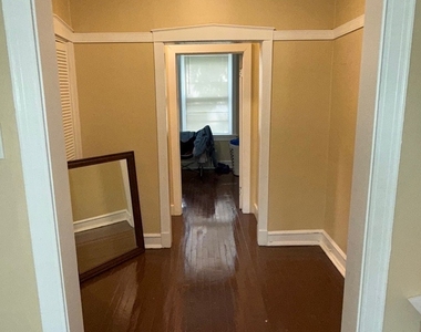 715 W 57th Street - Photo Thumbnail 1