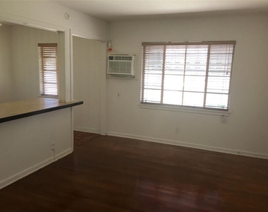 1526 Yale Street - Photo Thumbnail 5